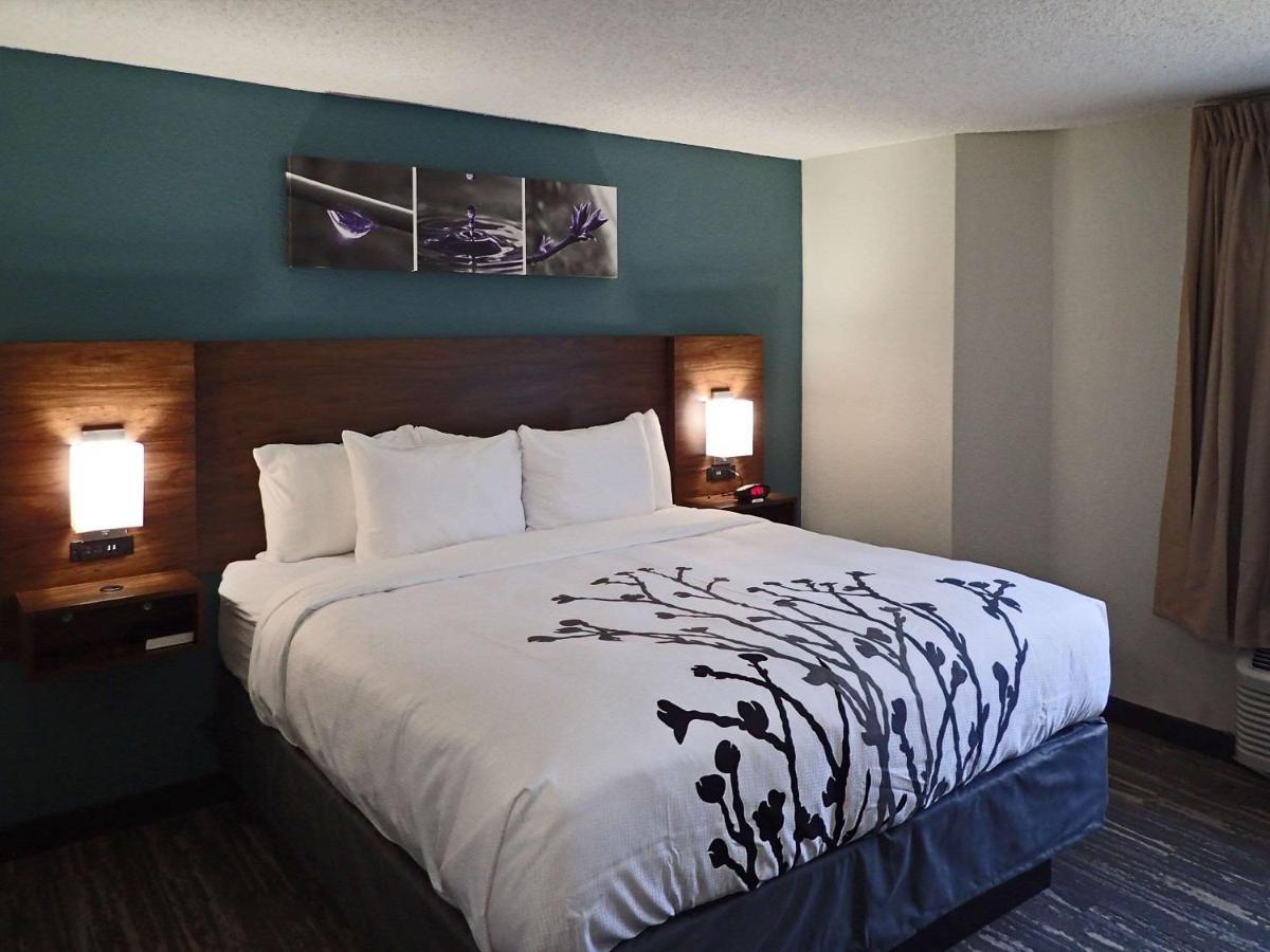 Sleep Inn & Suites California Exterior photo