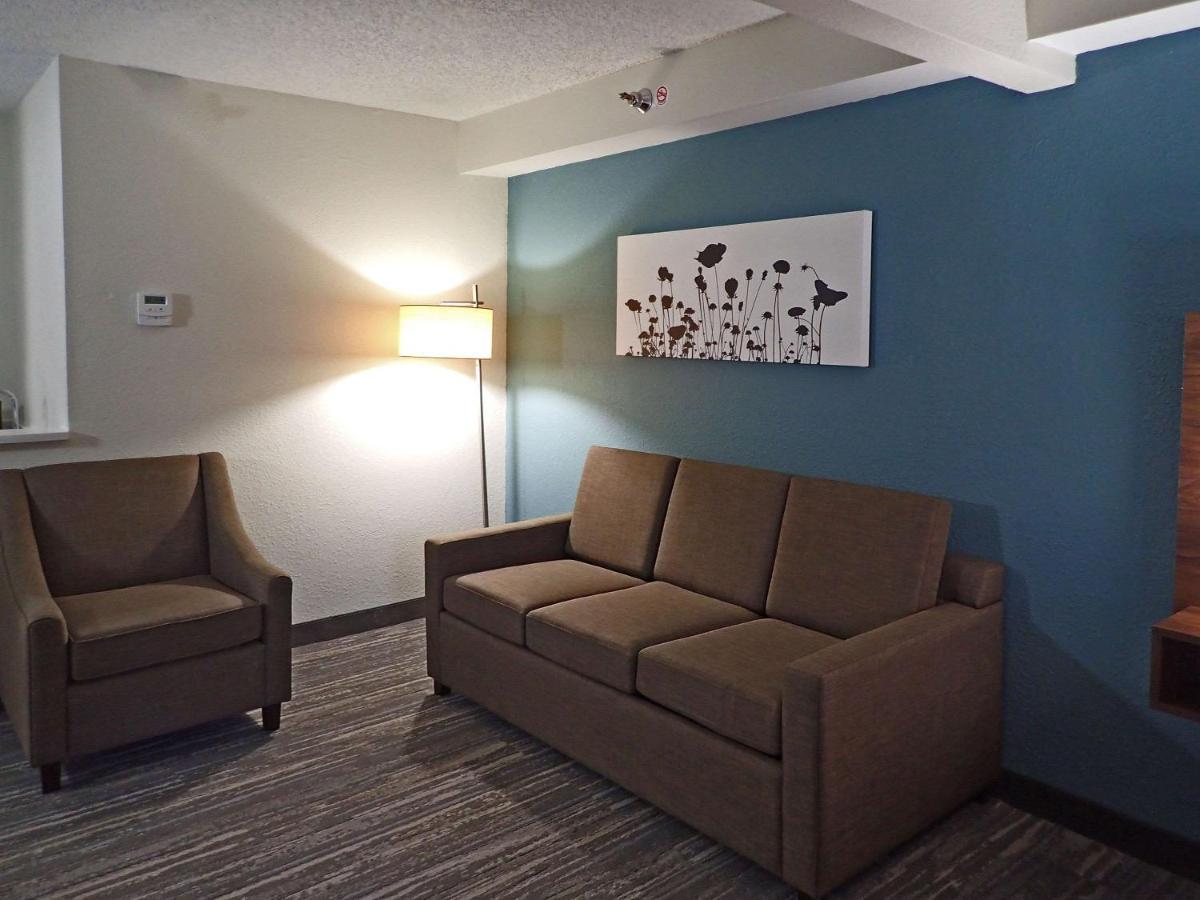 Sleep Inn & Suites California Exterior photo